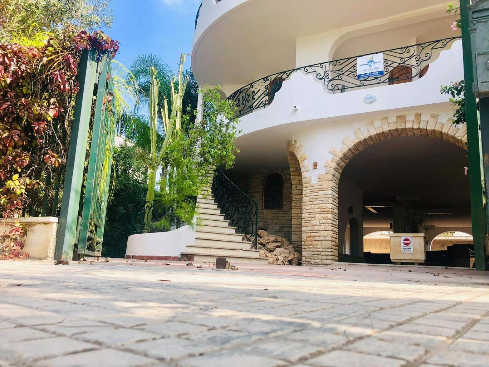 Villa Gaudi Sant Isidoro  Bagian luar foto